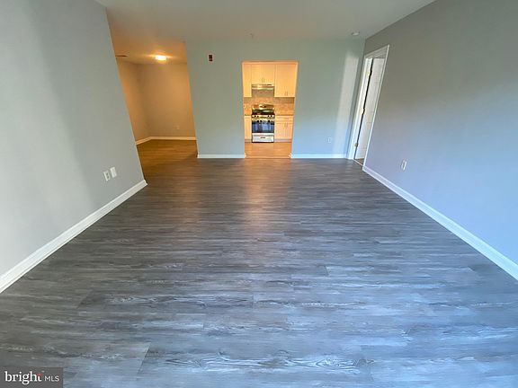 5th image of 15301 Diamond Cove Ter APT F