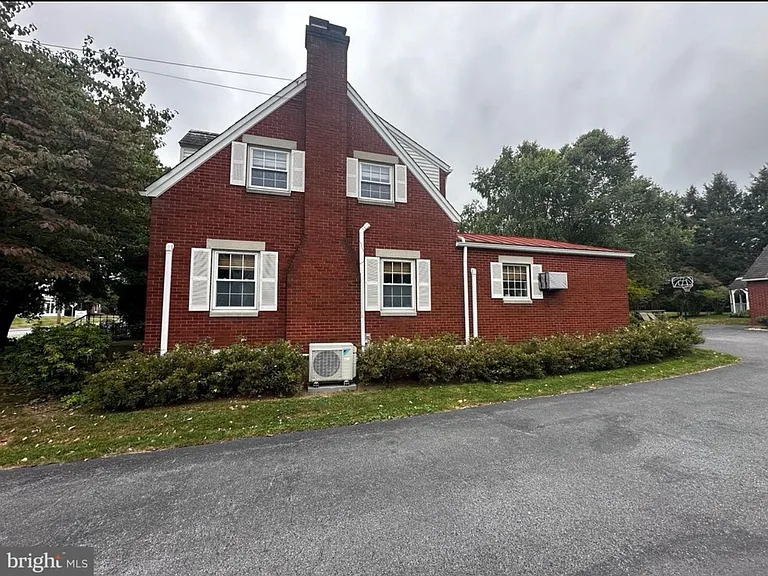 716 Fishburn Rd — Photo 2