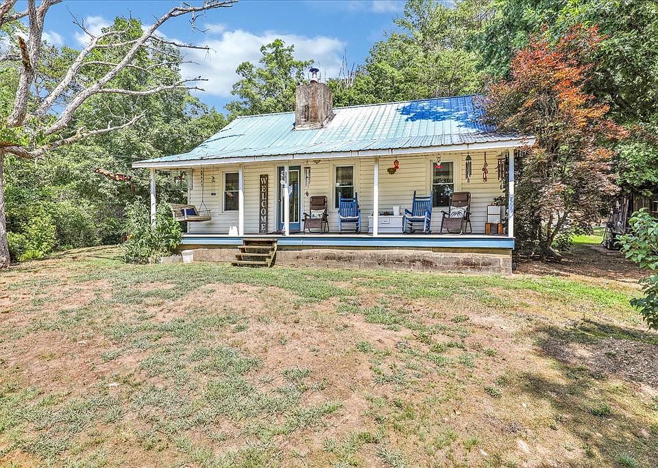 1st image of 1352 Helton Rd