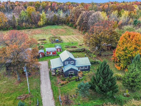 46961 8th Ave, Bloomingdale, MI 49026