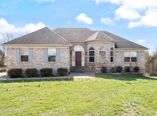 551 Spring Farm Trl, Shepherdsville, KY 40165