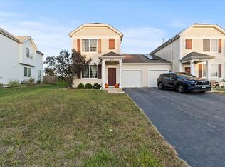 819 Daniel Dr, Minooka, IL 60447