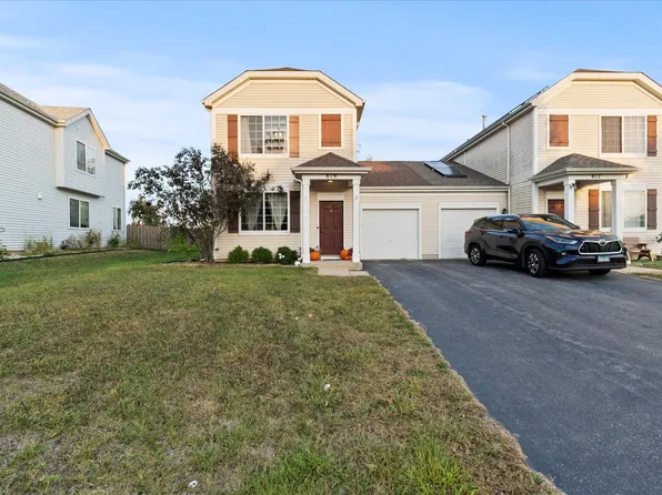 819 Daniel Dr, Minooka, IL 60447