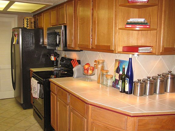 ceramic tile/back splash