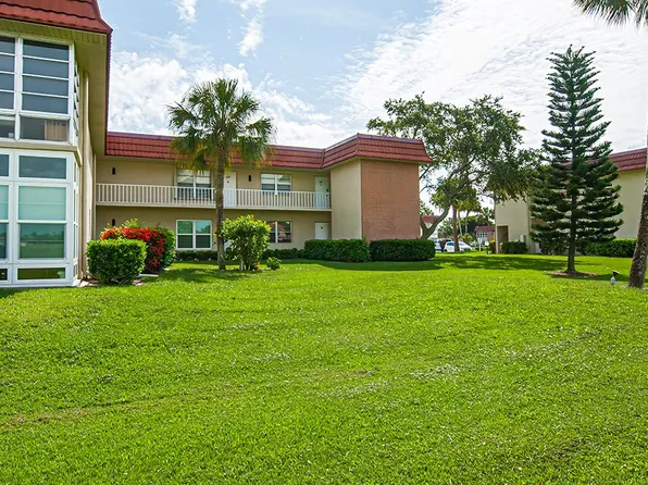 78 Royal Oak Dr APT 201, Vero Beach, FL 32962