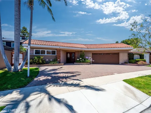 3061 Country Club Dr, Costa Mesa, CA 92626