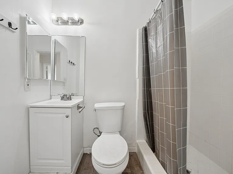 16900 Parthenia St #20 — Photo 22