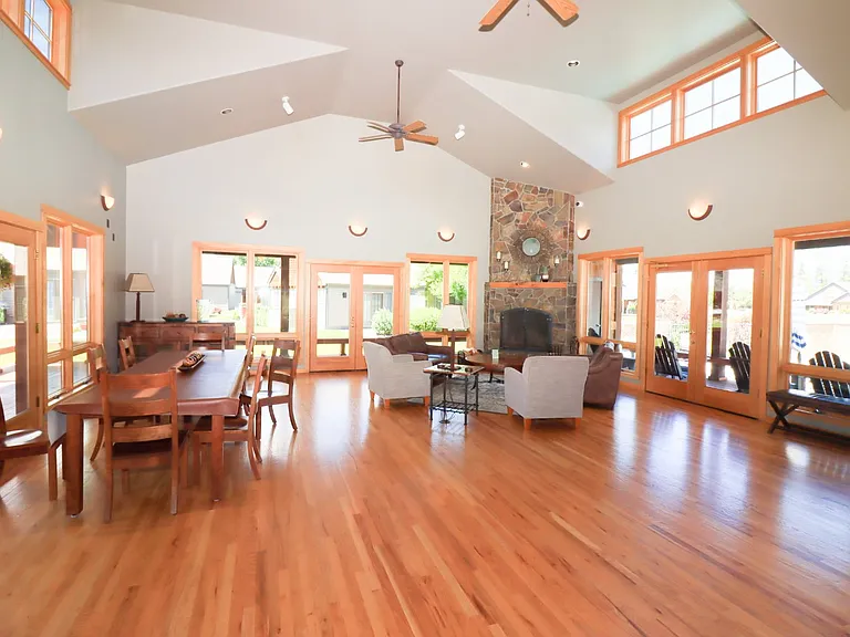 577 W Jefferson Ave — Photo 36