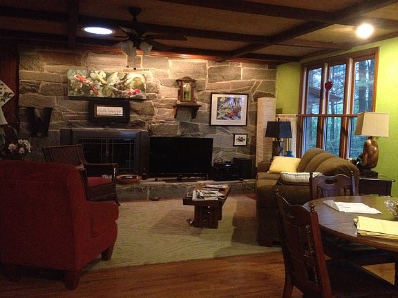 Main Level Living /dining