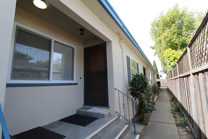 815 Central Ave #B — Photo 4