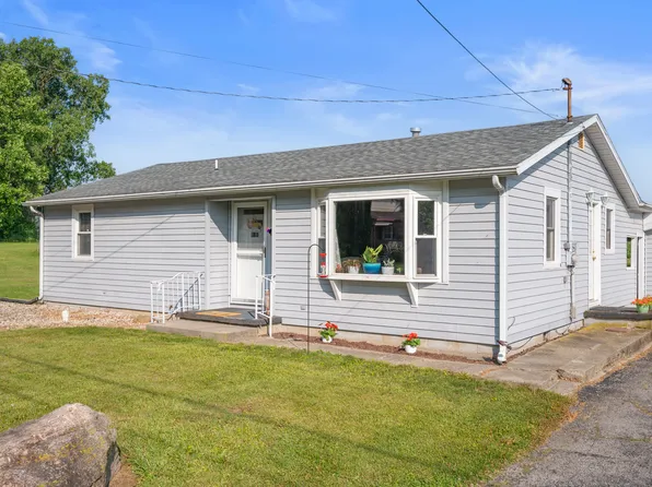 222 Angling Rd, Farmland, IN 47340