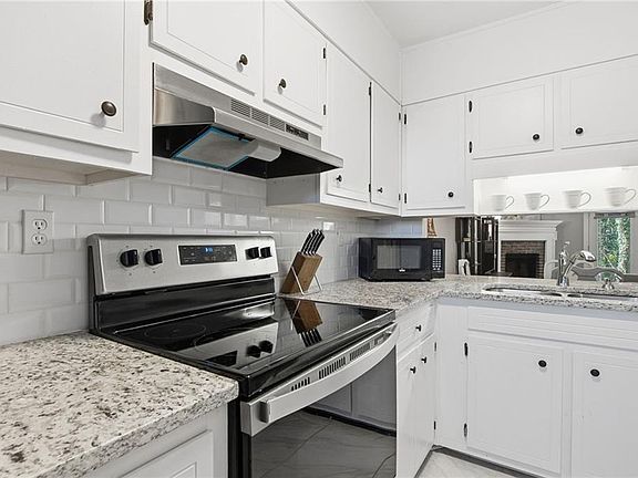 2nd image of 4170 Applegate Way