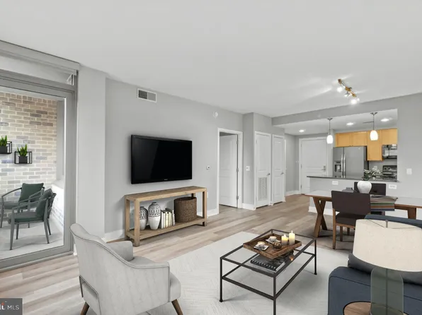 2001 15th St N APT 402, Arlington, VA 22201