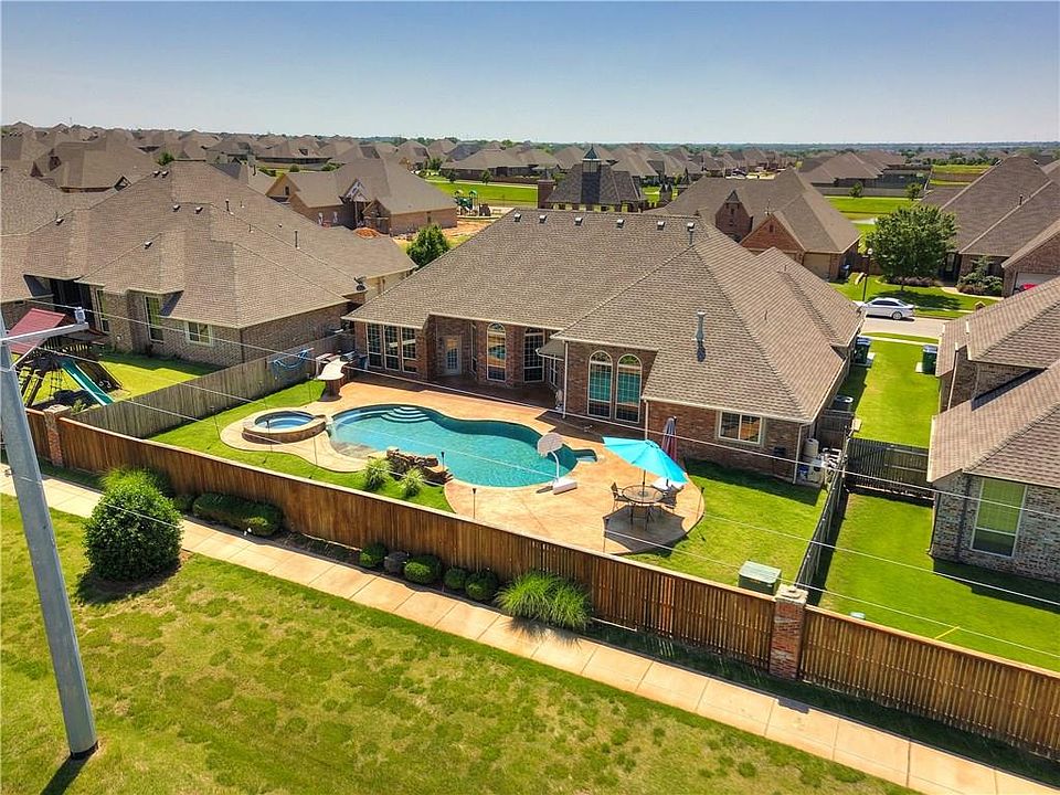 1st image of 3212 Chesterfield Pl