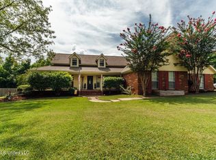 1657 Wells Rd, Clinton, MS 39056