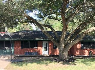 2011 Avenue K, Danbury, TX 77534
