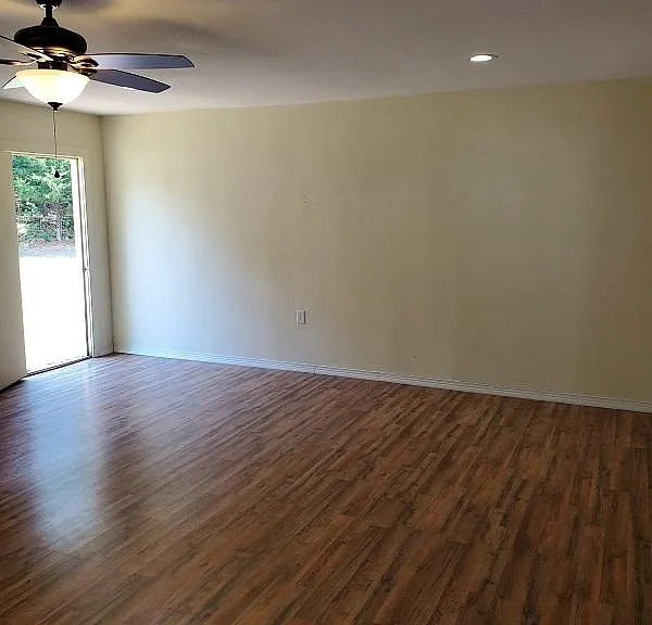204 Hillcrest Ter — Photo 7