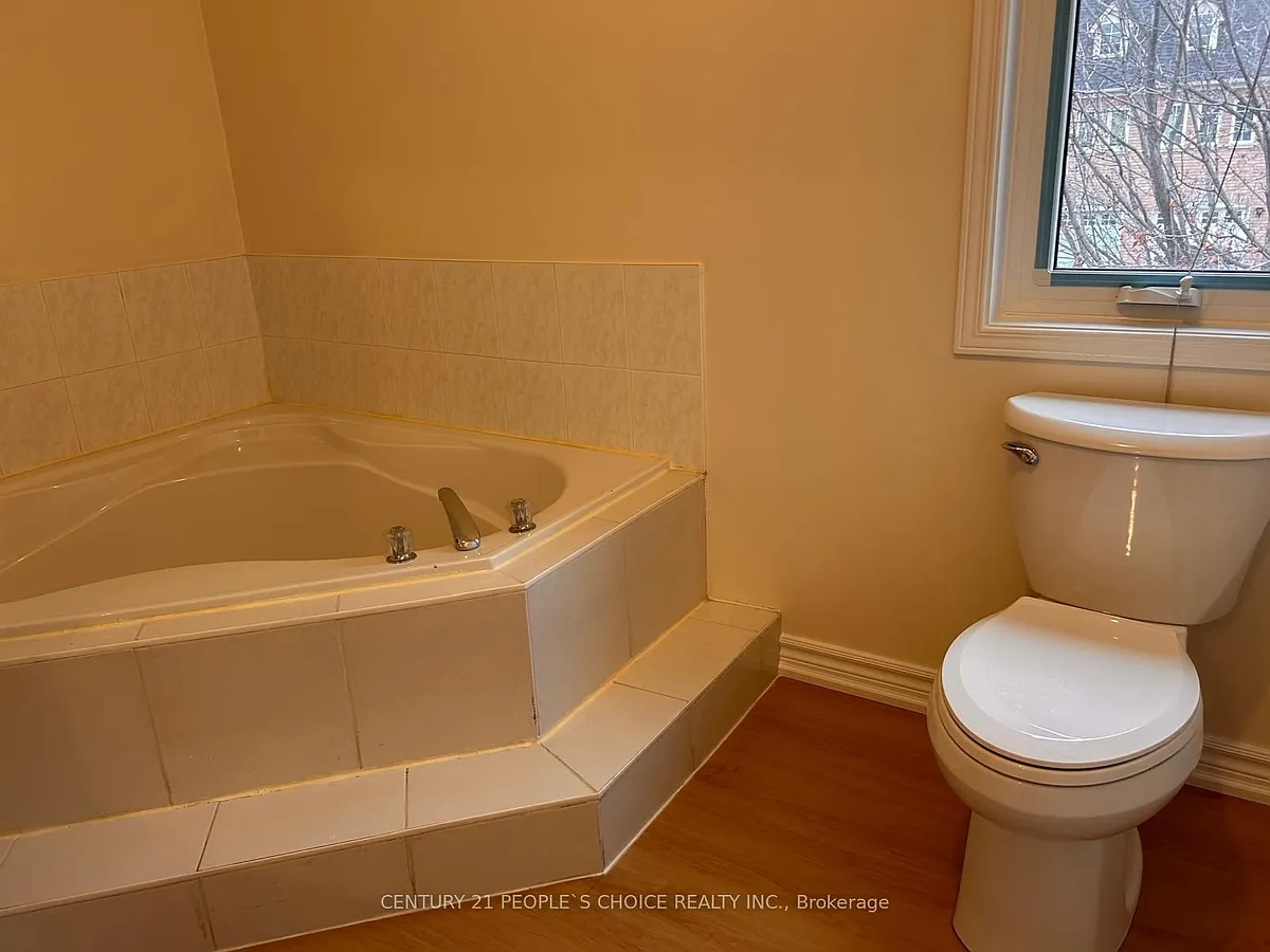 Building Photo - 6885 Tassel Cres