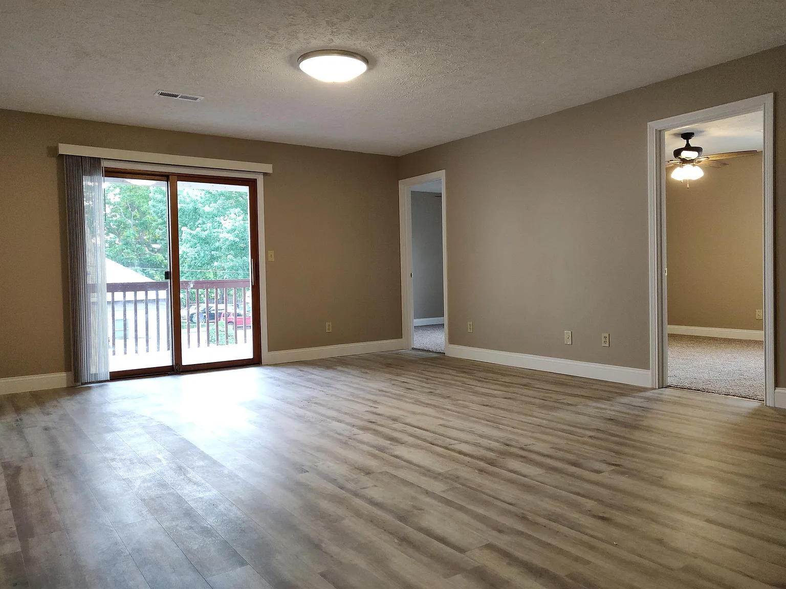 625N4 #11 — Photo 2