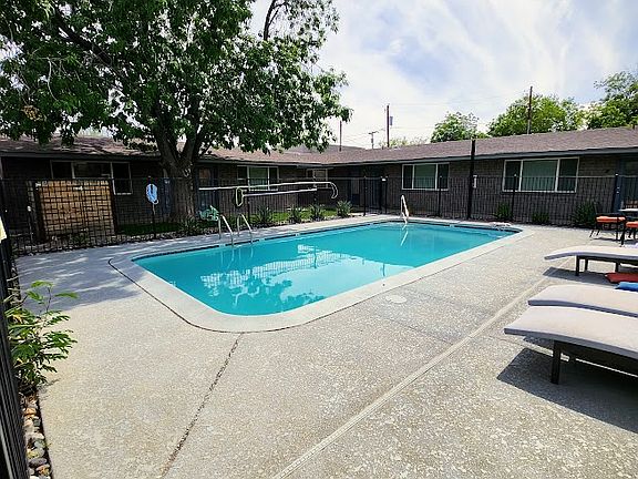 5th image of 402 S Beck Ave #6