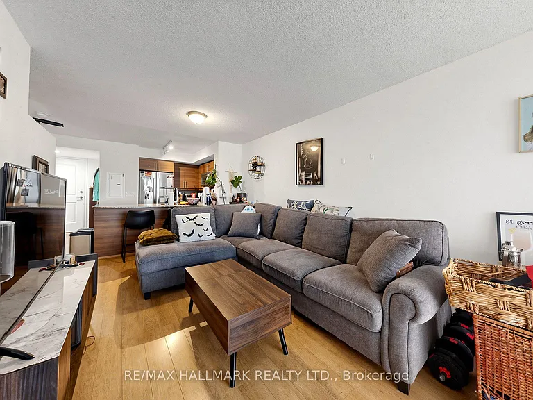 85 E Liberty St #812 — Photo 1