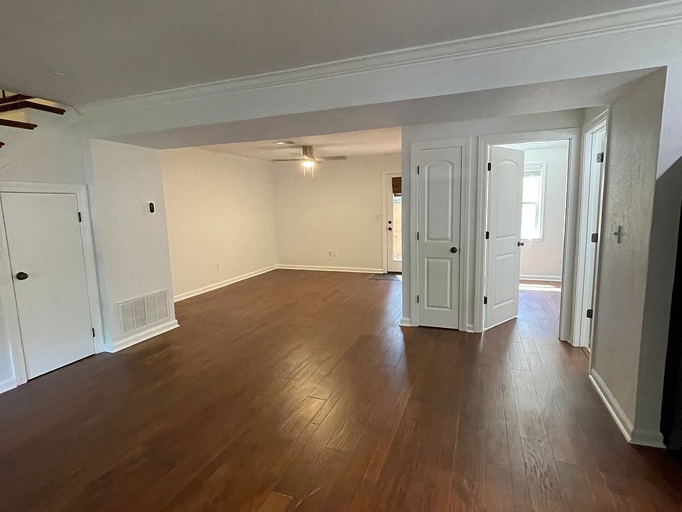 1st image of 114 Orleans Oak Ln