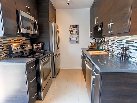 4th image of 12801 Moorpark St Unit 314