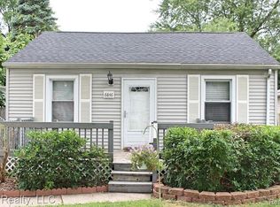 6846 Wilkie St, Taylor, MI 48180