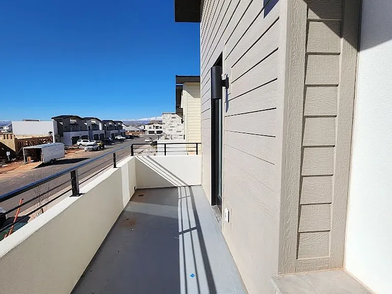 683 E Eureka Aly — Photo 27