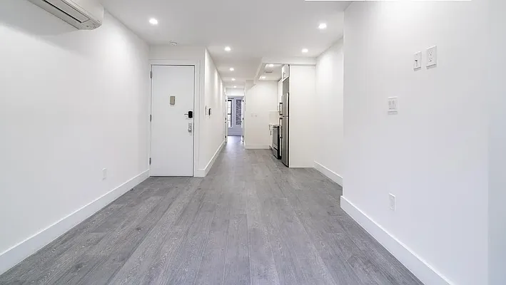 Rented by The Agency | media 18