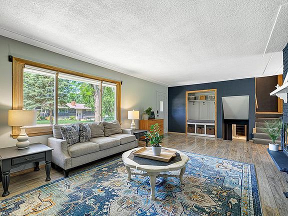 4th image of 779 Redwood Ln
