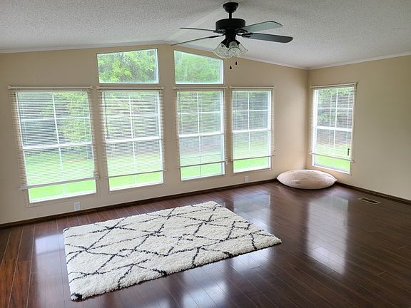 5th image of 720 Antler Dr