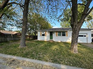 138 N Rechow Ave, Bolivar, MO 65613