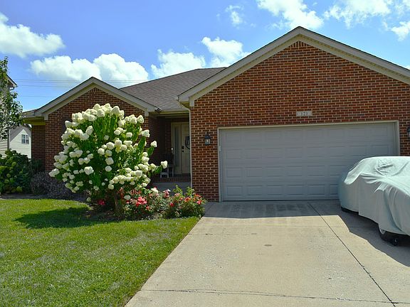 3rd image of 121 Janice Dr