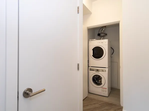 951 Charland Ave #103, Coquitlam, BC V3K 3K7