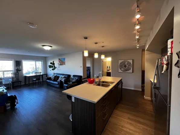 883 Academy Way #205, Kelowna, BC V1V 0A3