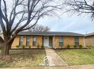 7458 Emory Oak Ln, Dallas, TX 75249