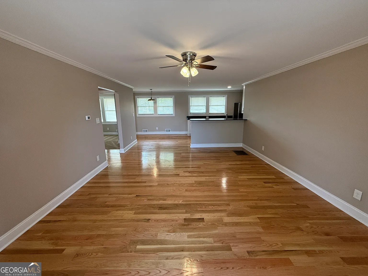 3 bed, 2.0 bath, 1262 sqft, $1,750 — Photo 2
