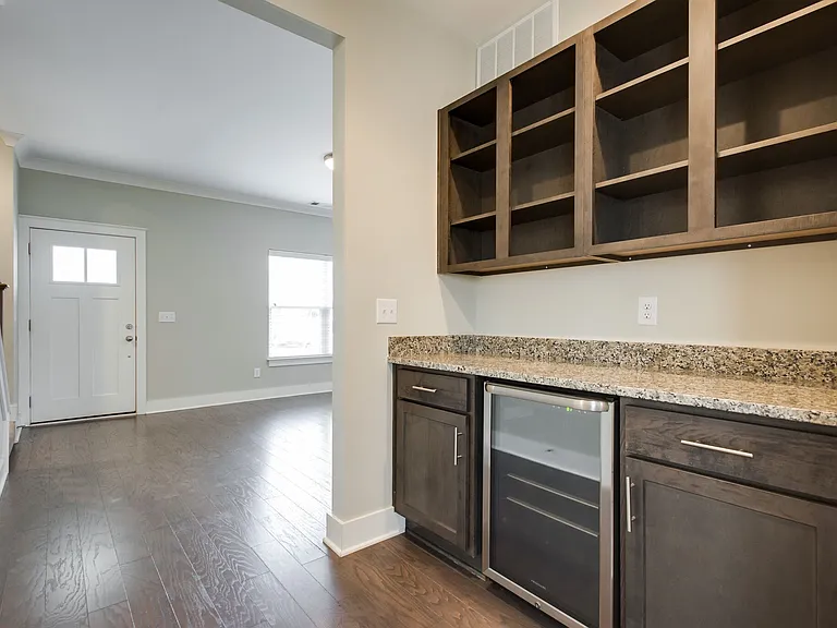 5715 California Ave — Photo 6