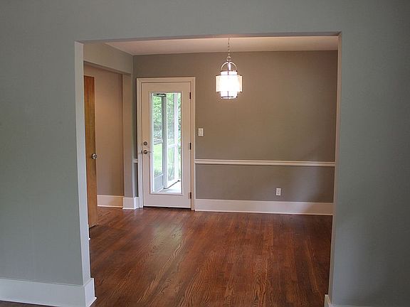 4th image of 1220 Clermont Dr