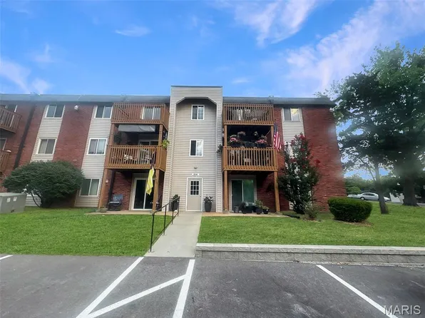 2741 Westphalia Ct APT F, Saint Louis, MO 63129