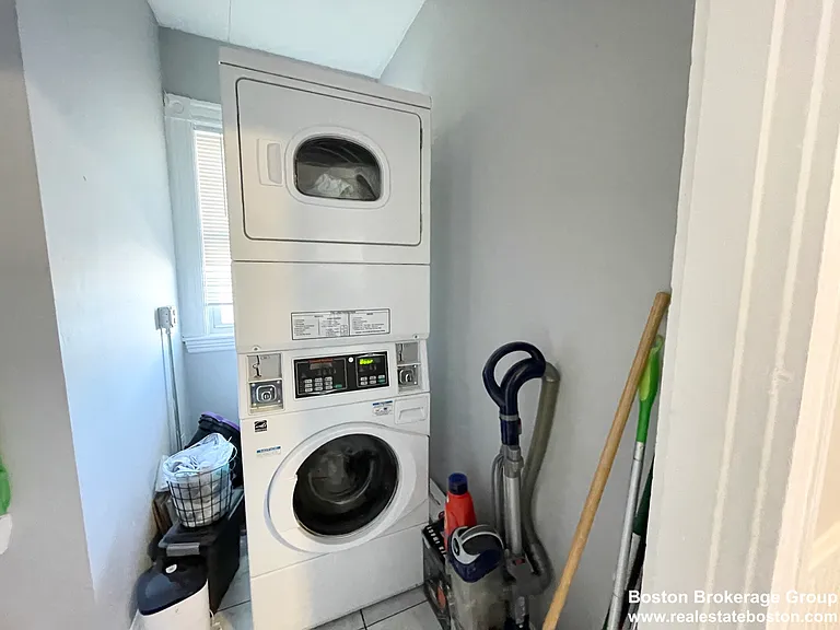 9 Taft St #3 — Photo 9