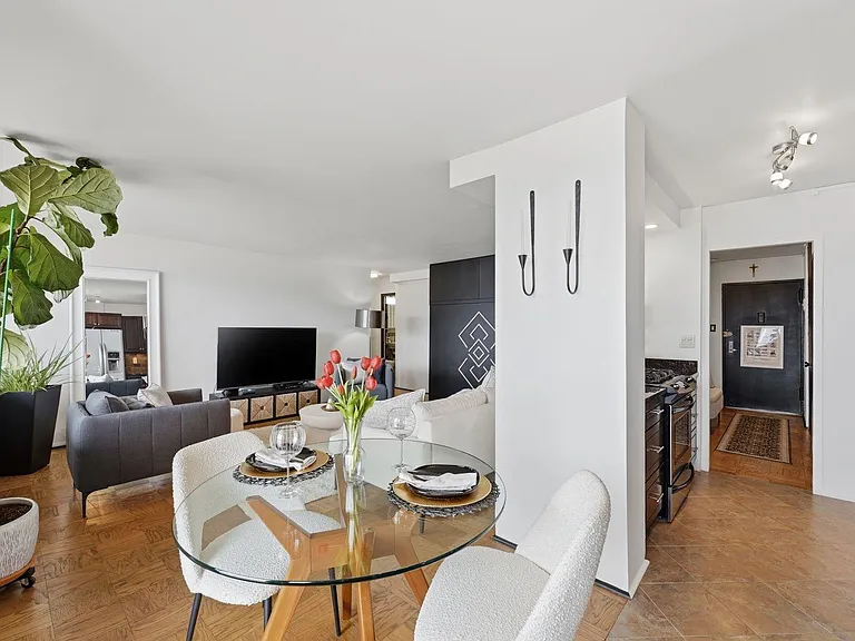 6040 Boulevard East #23F — Photo 4