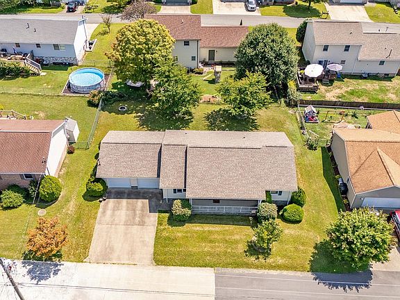 4th image of 413 Corona Dr