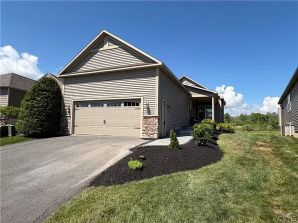 131 Harbour Town, Bridgeport, NY 13030