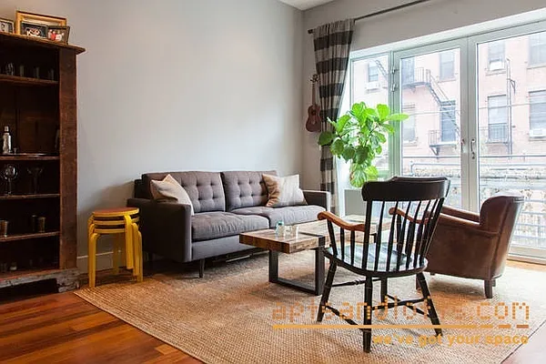 Rented by aptsandlofts.com | media 9