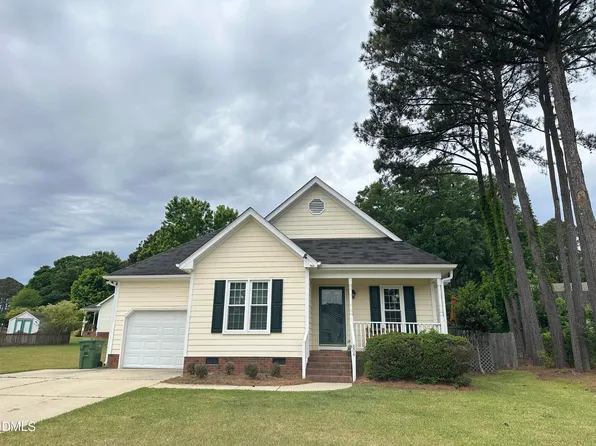 804 S Phillips Pointe Dr, Fuquay Varina, NC 27526