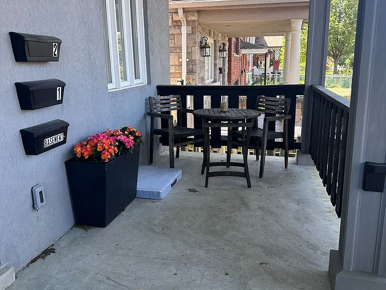 6 Lapp St #UPPER — Photo 2