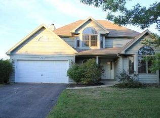 710 Clarendon Ln, Aurora, IL 60504