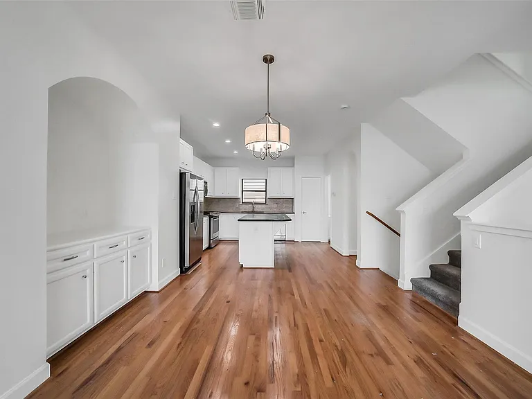 650 Westcross St #70 — Photo 25